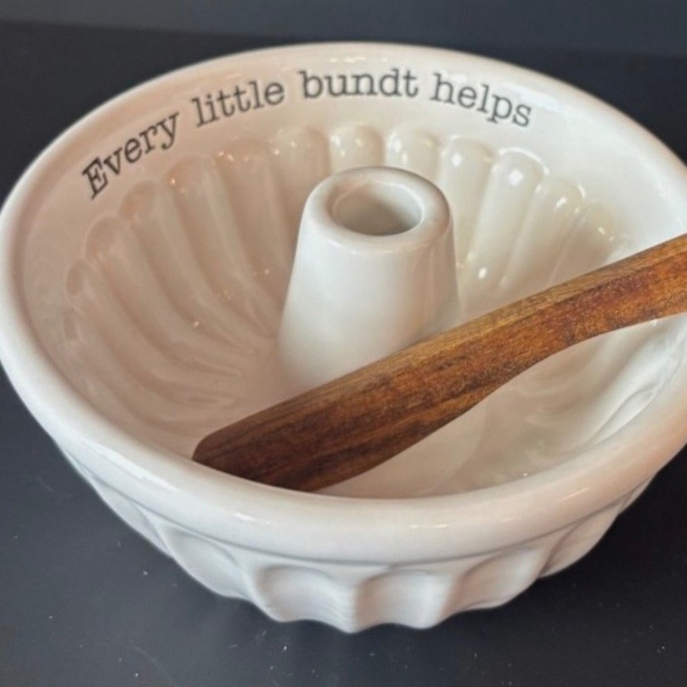 Mud Pie Mini Bundt Baking Dish Mold With Wooden Spoon Ceramic NEW